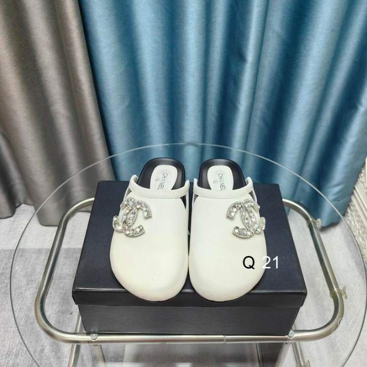Picture of Chanel Slippers _SKUChanelsz35-40YS03343079